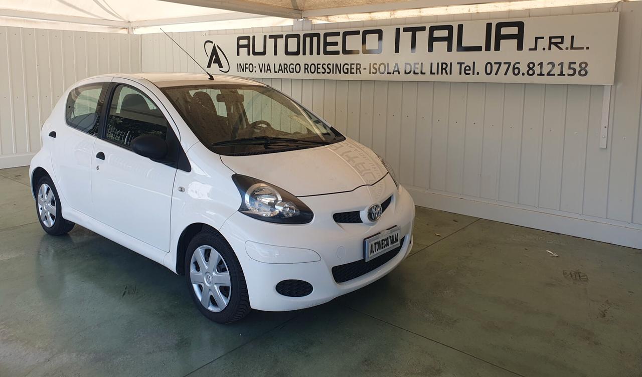 Toyota Aygo 5 porte 1.0 BENZ - 2012 - KM. 134.000