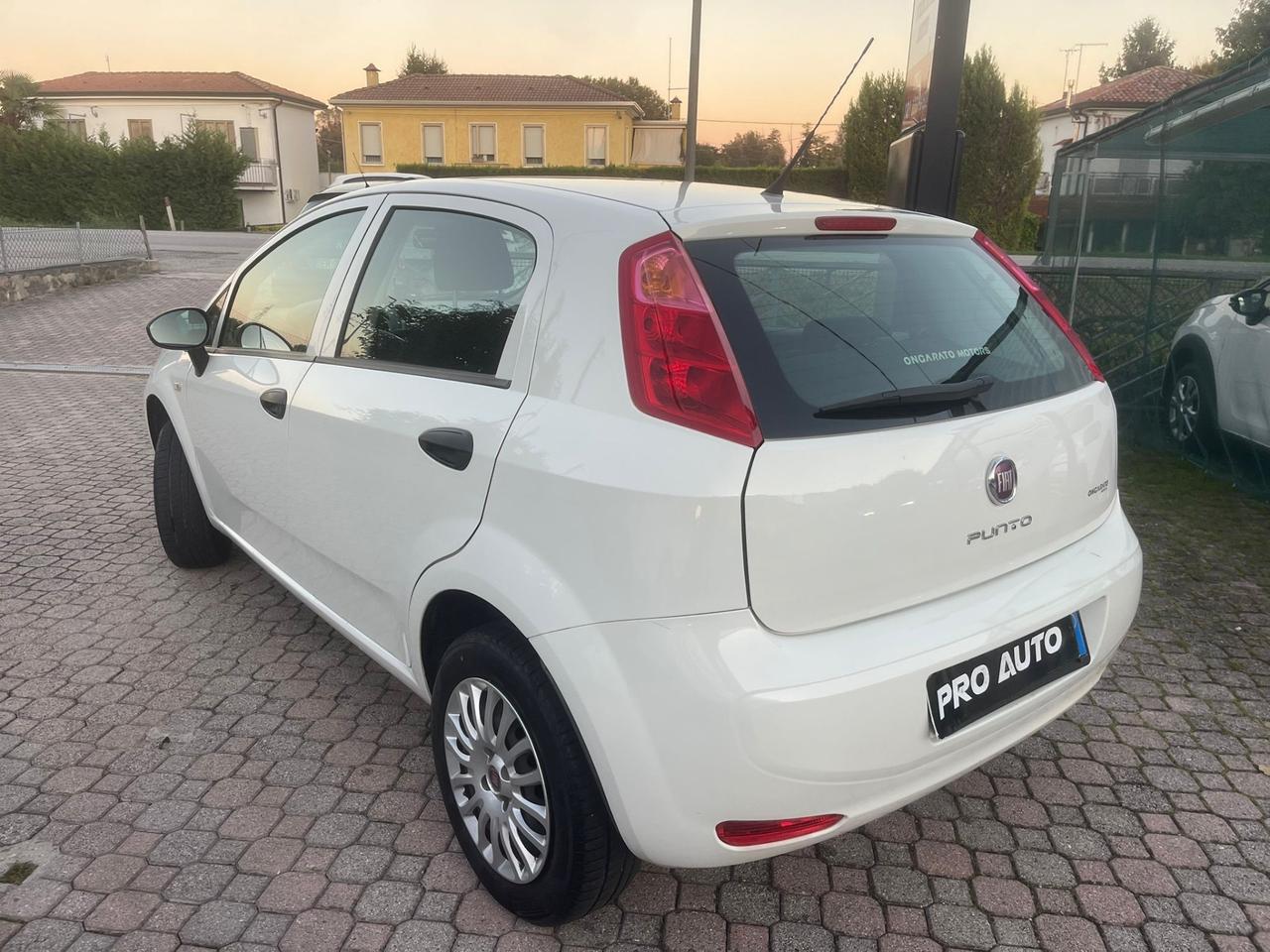 Fiat Punto 1.4 8V 5 porte Natural Power Street 2017