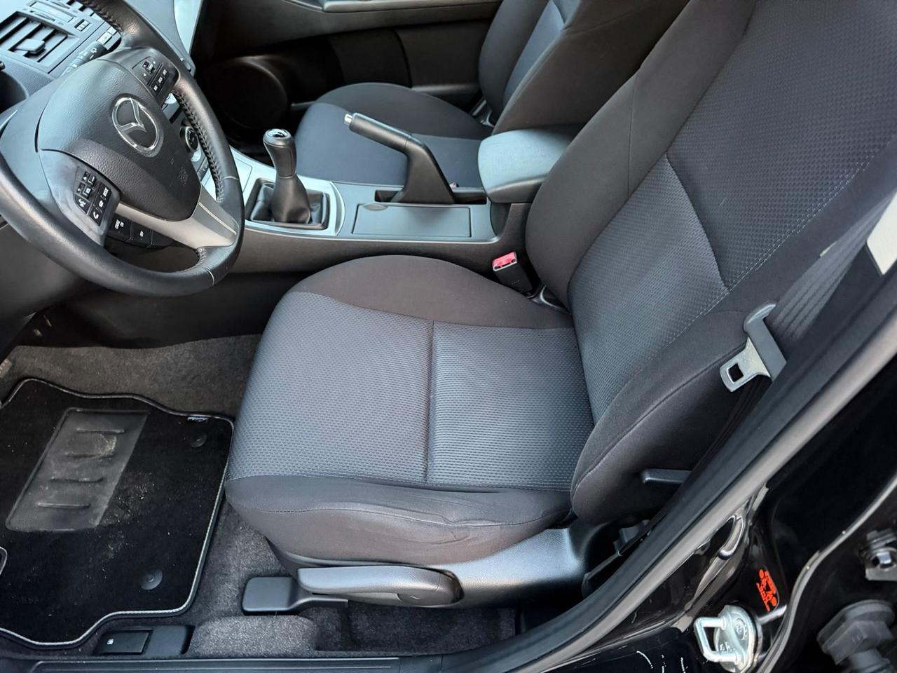 Mazda 3 1.6 MZR 105 CV 5p. Advanced neopatentati