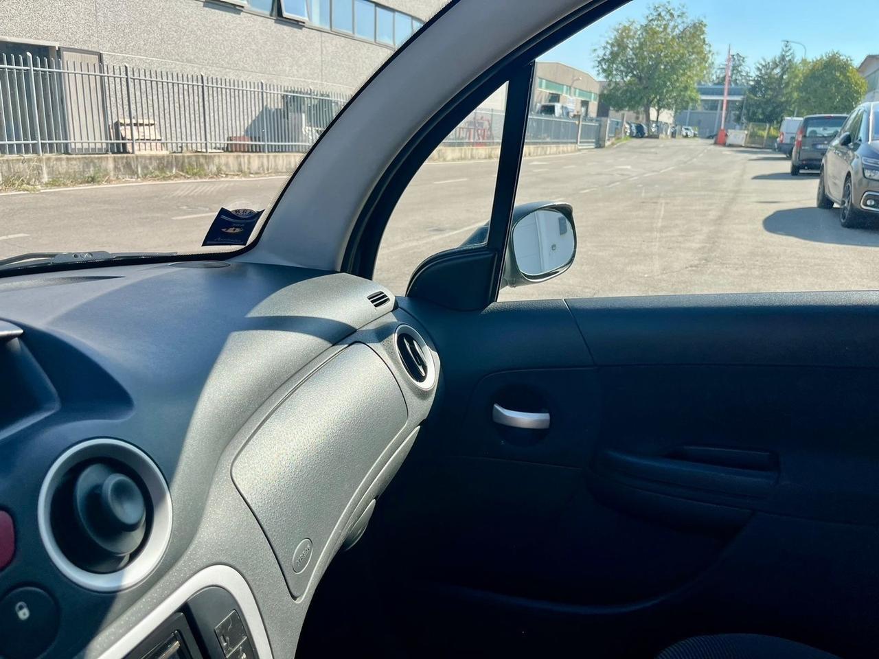 Citroen C3 1.1benz 2009 215.000km perfetta per neopatentati