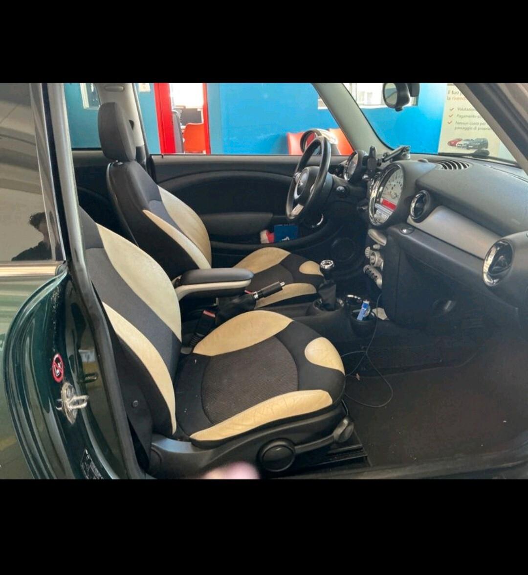 Mini 1.5 Cooper D 2010