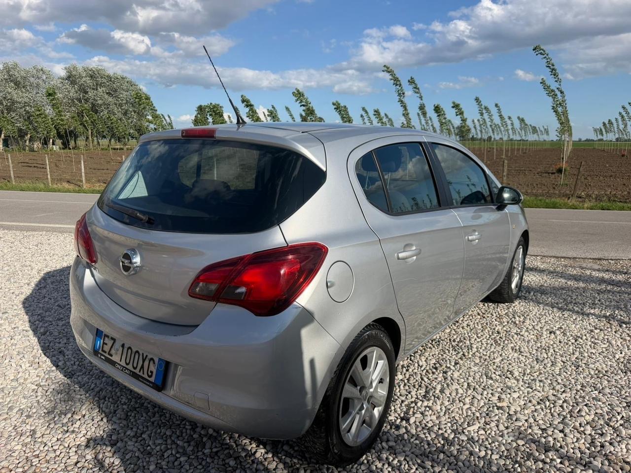 Opel Corsa 1.4 90CV GPL Tech 5 porte b-Color