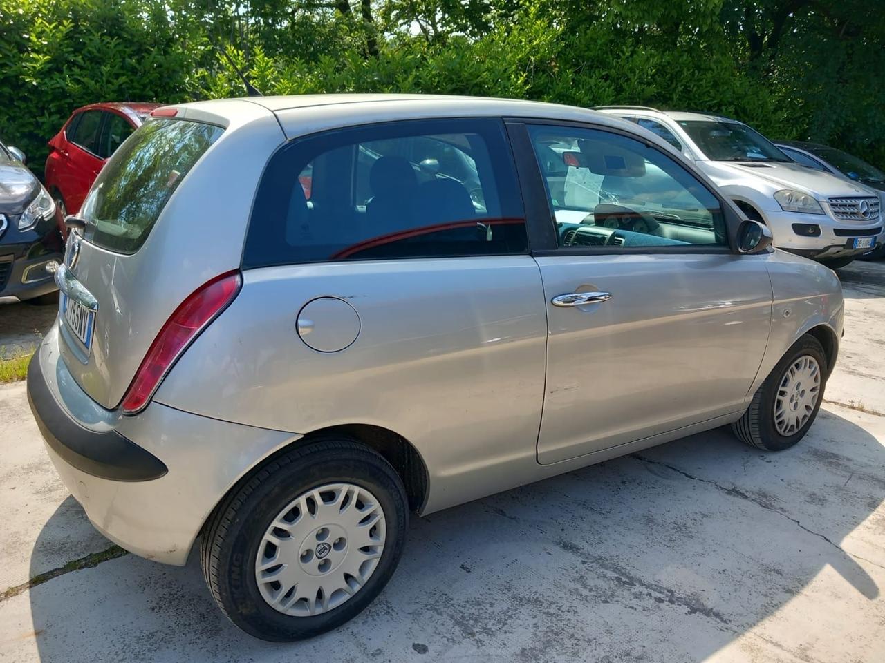 Lancia Ypsilon 1.2 16V Oro