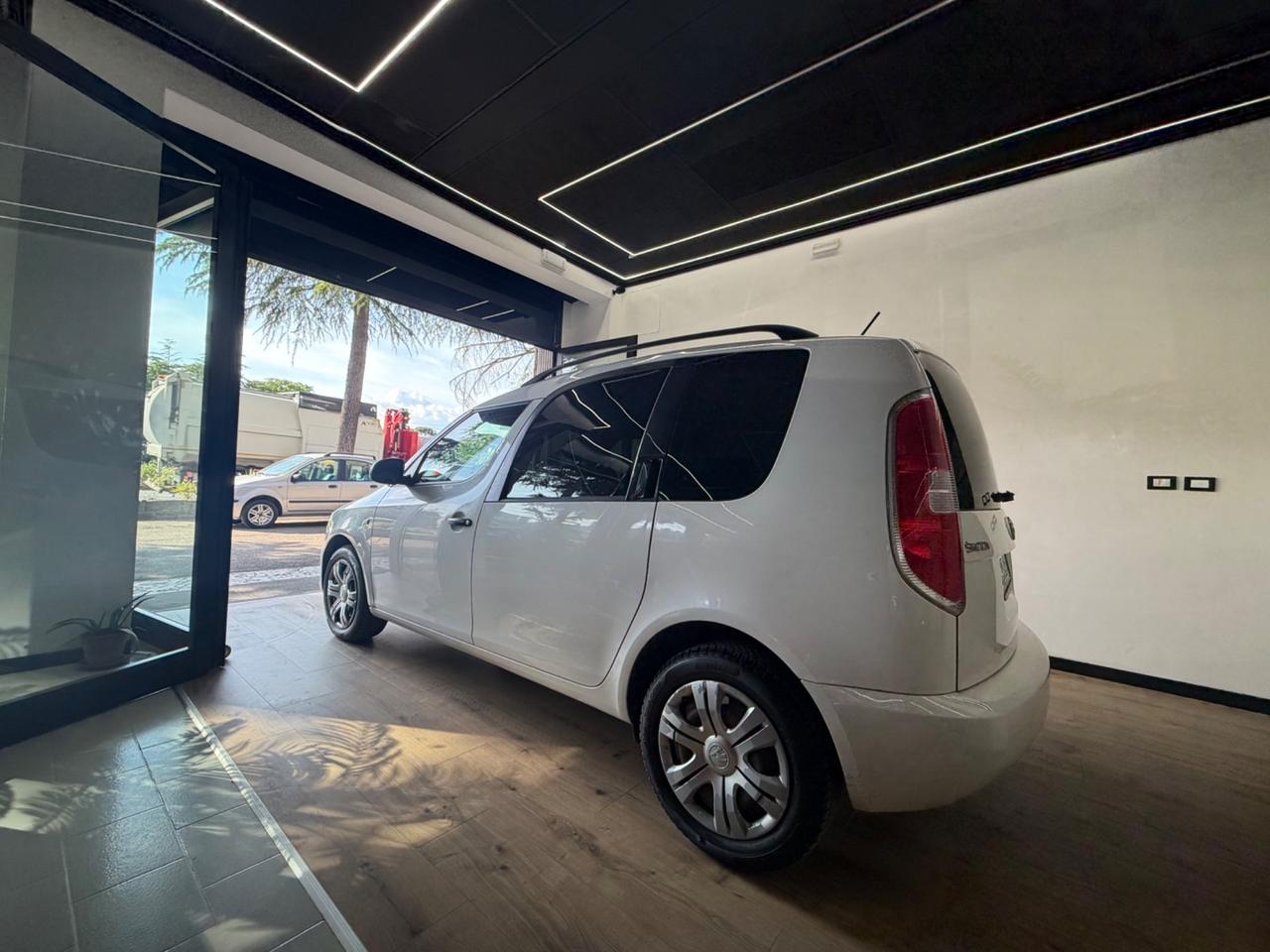Skoda Roomster 1.6 TDI CR 90CV Noire