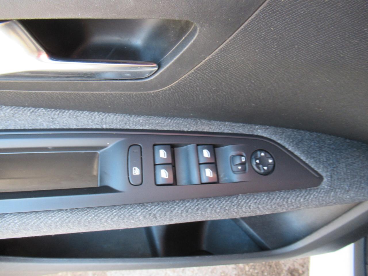 Peugeot 3008 BlueHDi 130 S&S Business