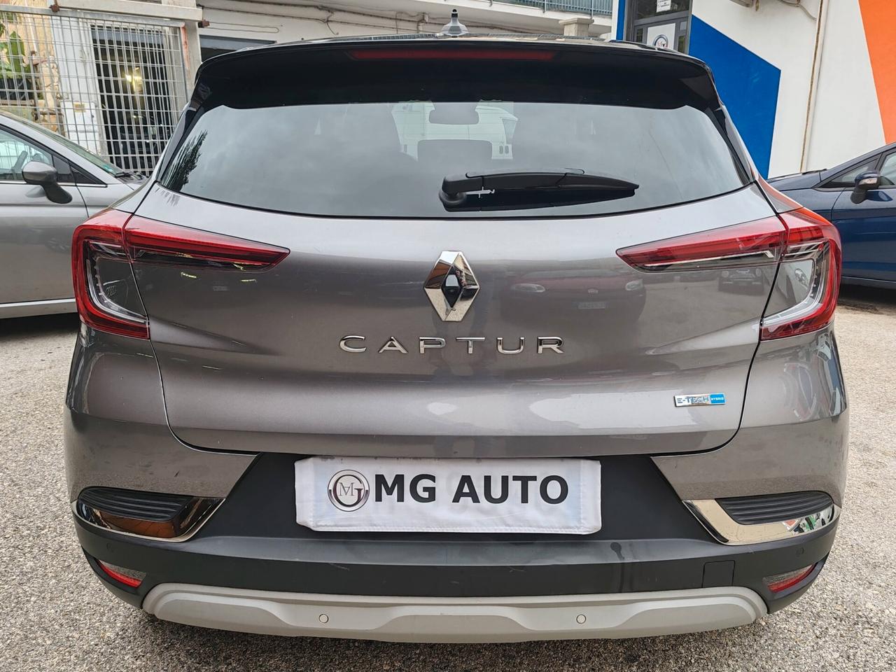 Renault Captur 1.6 E-Tech Hybrid 145 cv Automatica