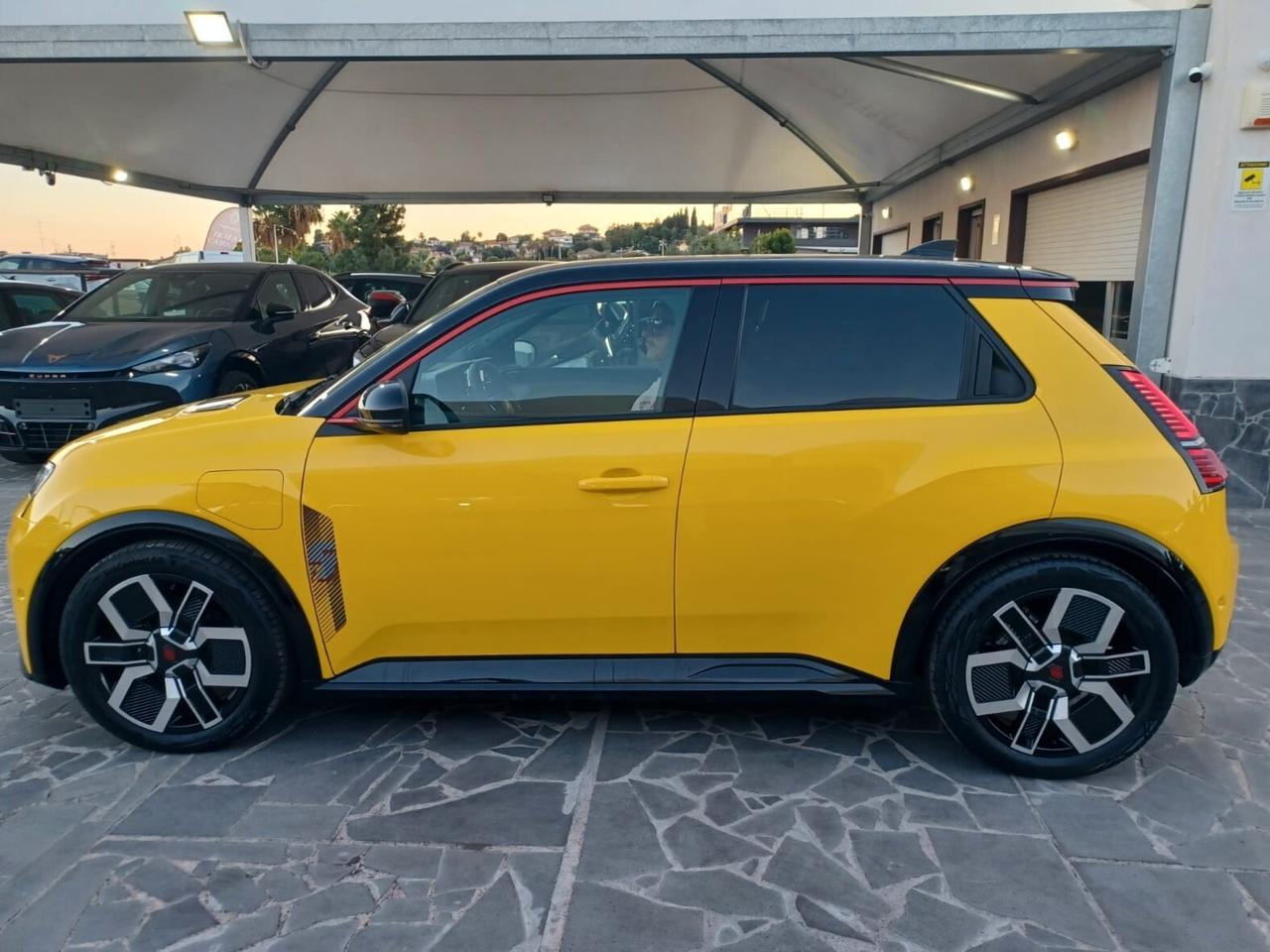 Renault 5 E-Tech Electric 150 CV Comfort Range AC 11 Iconic Cinq