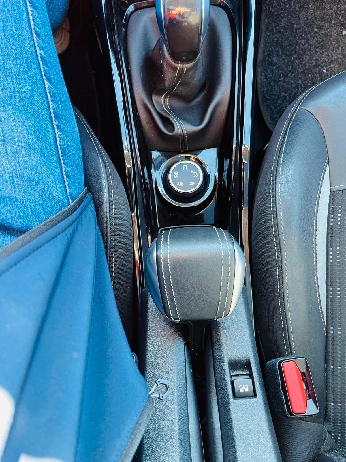 Peugeot 2008 1.6HDI PARI AL NUOVO FULL 2017