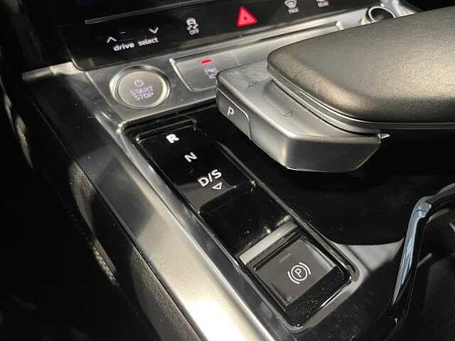 Audi e-tron 313CV (Batt.71kWh) Autom. quattro S-line