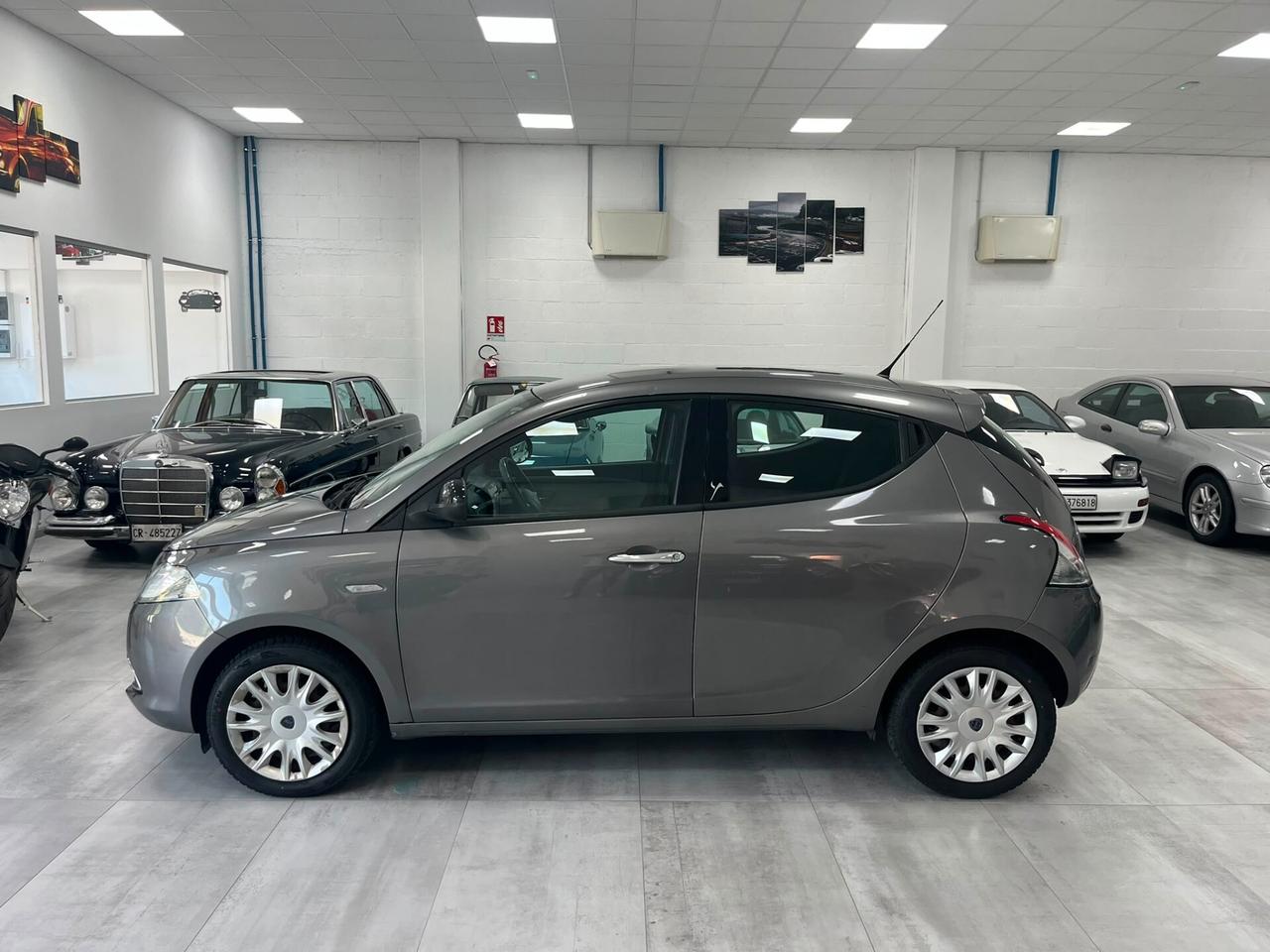 Lancia Ypsilon 1.2 8v