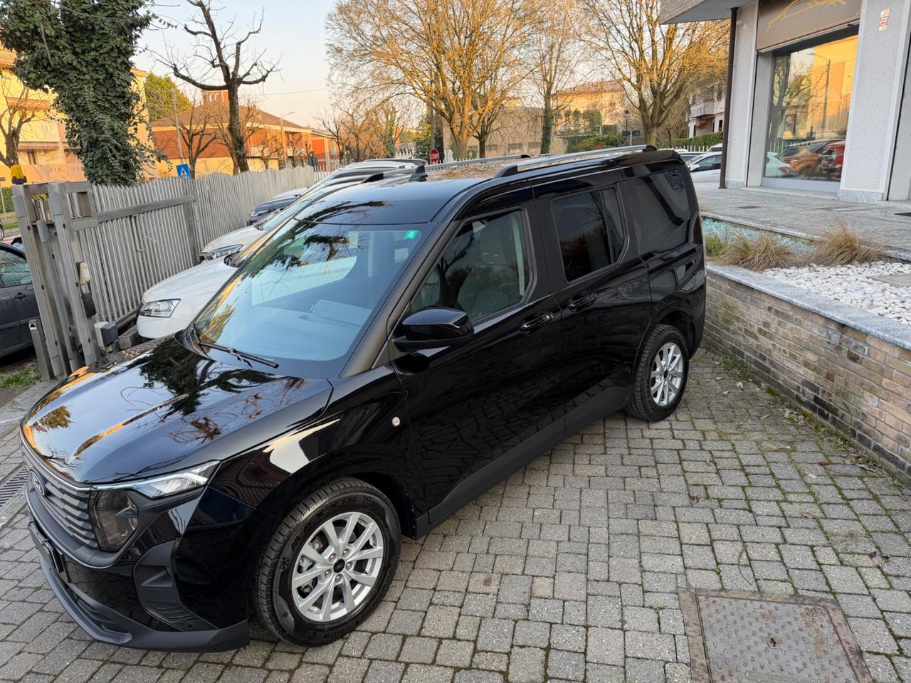 Ford Tourneo Courier 1.0 EcoBoost Powershift Active