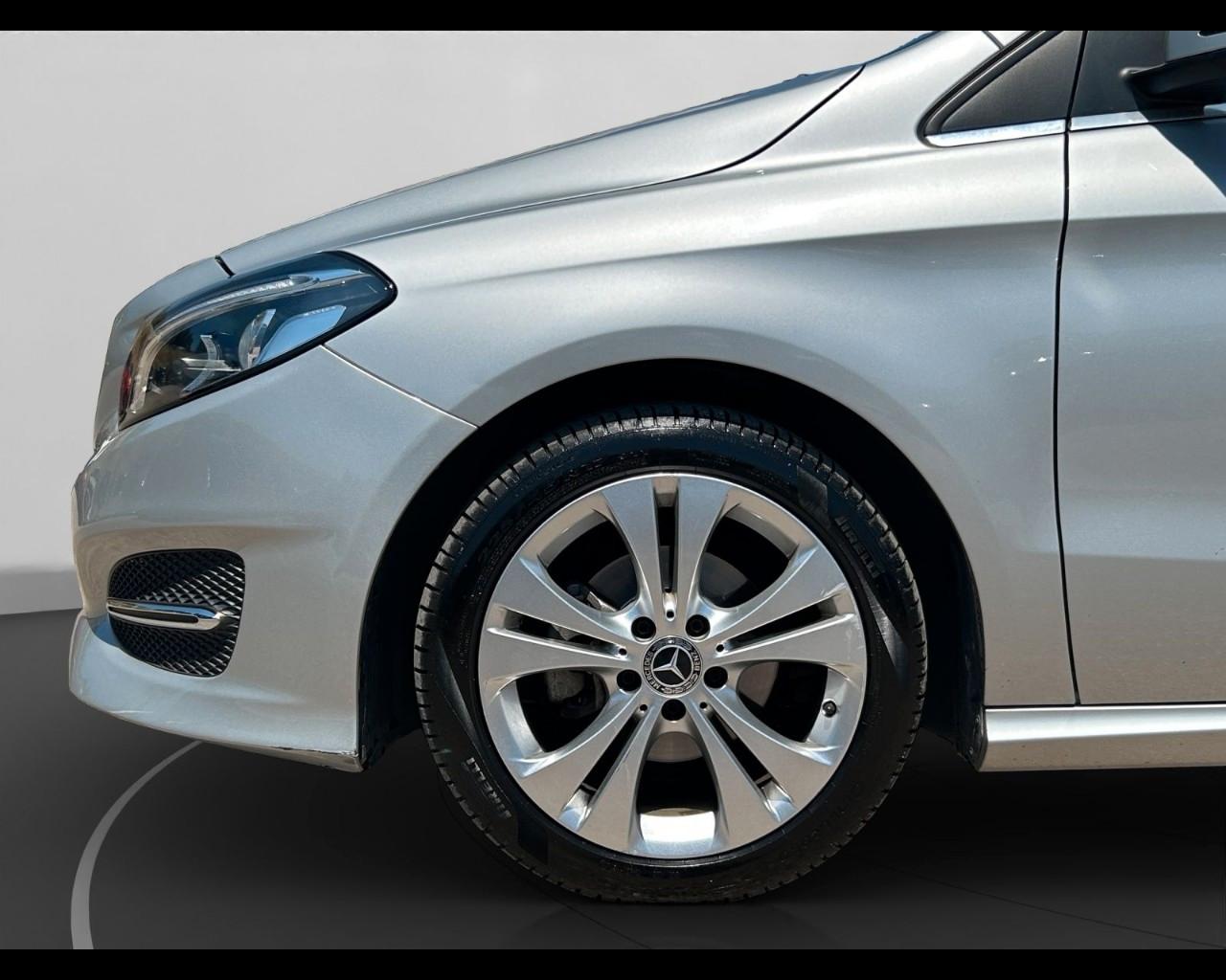 Mercedes-Benz Classe B - T246 - B 180 d Sport Next auto