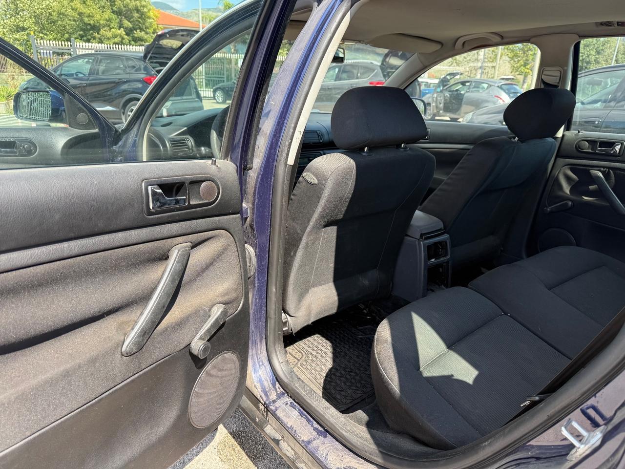 Volkswagen Passat 1.9 TDI/130 CV cat Var. T.line