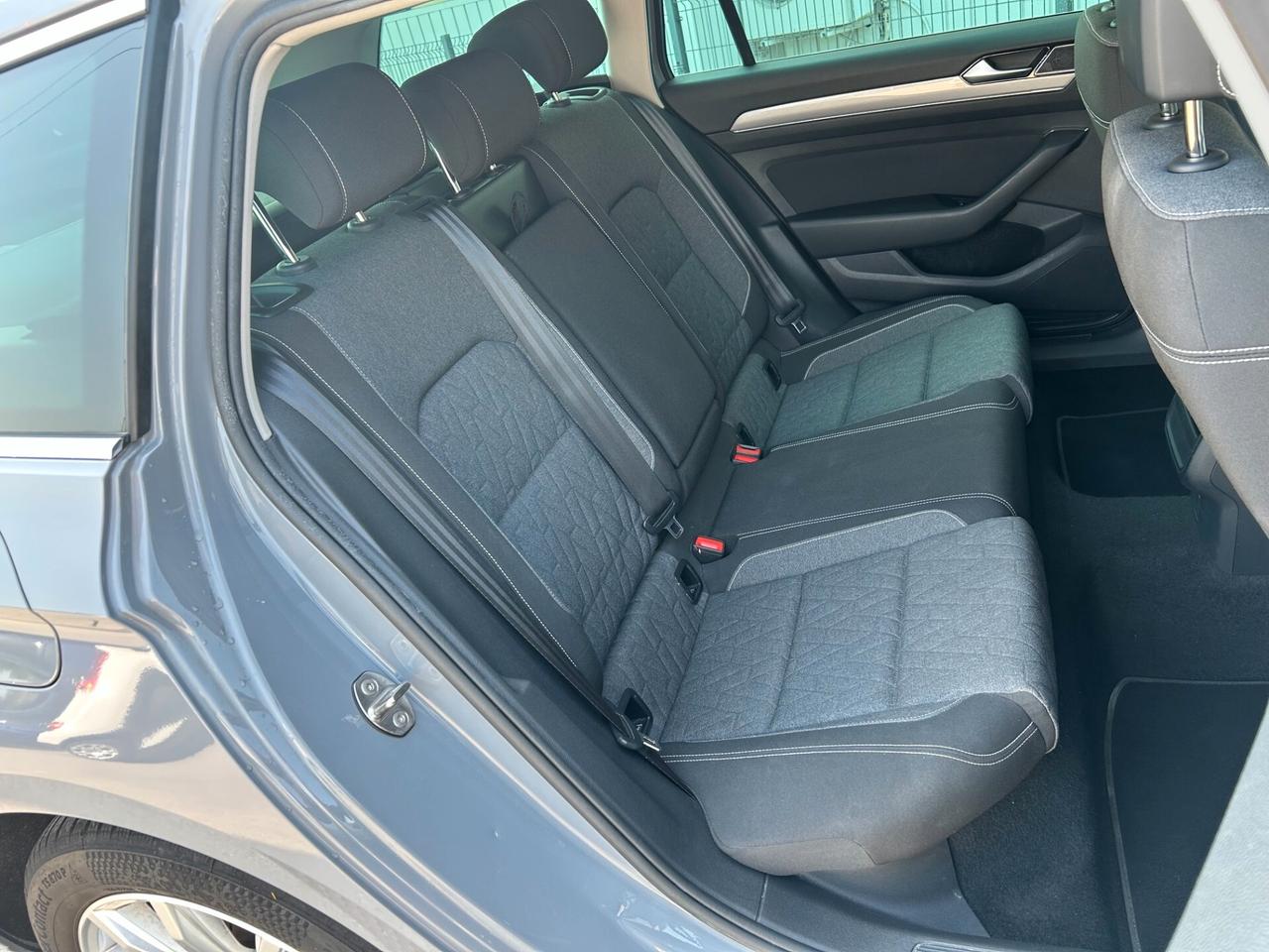 Volkswagen Passat Variant 2.0 TDI SCR 122 CV EVO DSG Business
