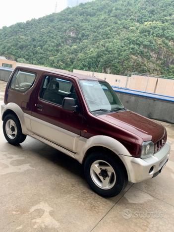 SUZUKI Jimny 1.3i 16V cat 4WD JLX