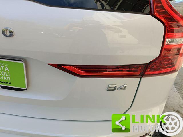 VOLVO XC60 B4 (d) automatico Plus Dark ESENTE BOLLO