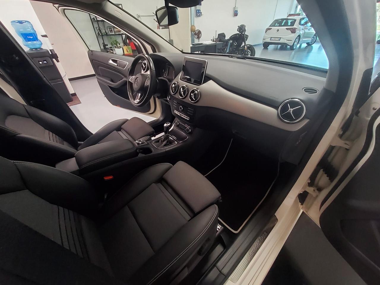 Mercedes-benz B 180 Premium