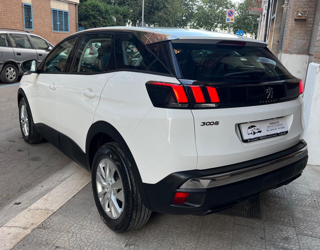 PEUGEOT 3008 1.6 HDI 120 CAVALLI NAVI LED