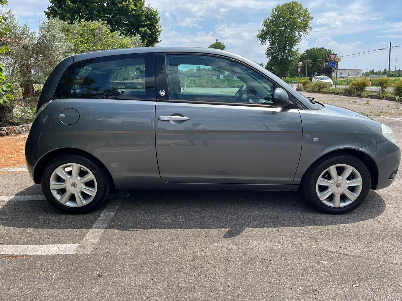 Lancia Ypsilon 1.4 Argento Ecochic GPL