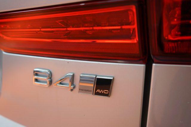 VOLVO XC60 B4 AWD Geartronic Inscription Ufficiale Certificat