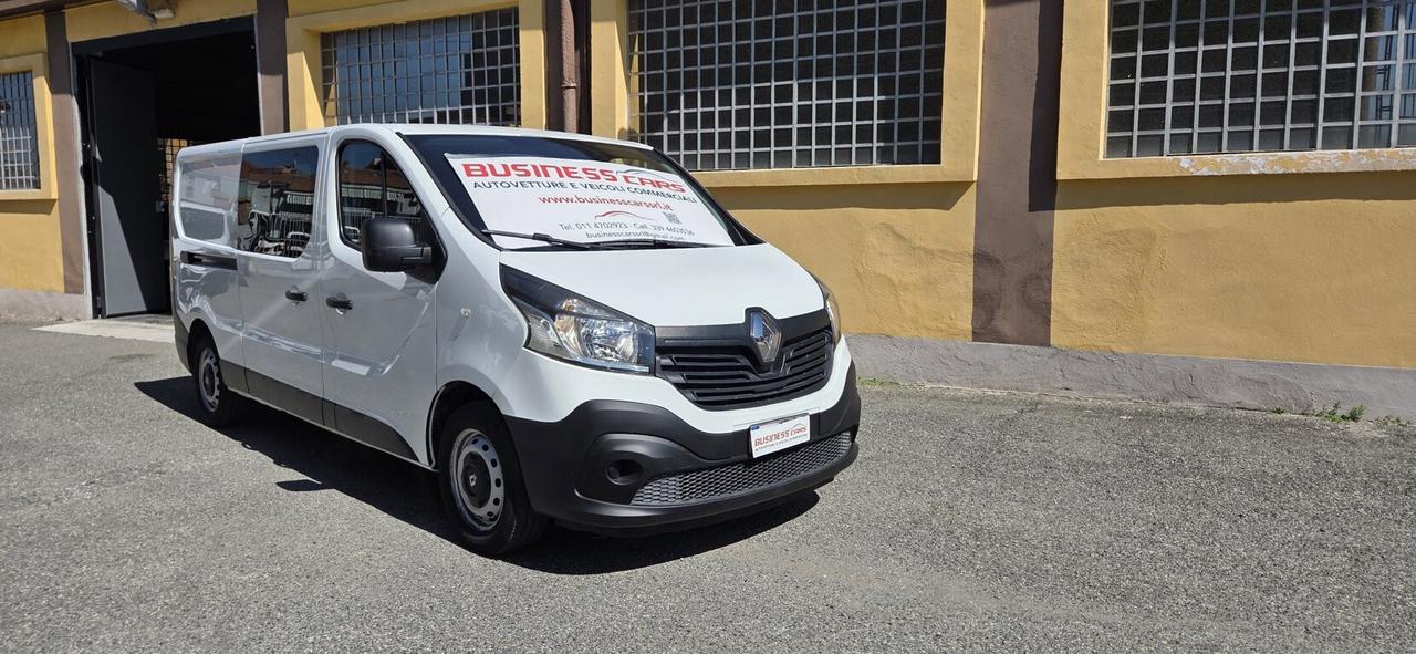 Renault TRAFIC 1.6 DCI 125 CV PASSO LUNGO MAXI - 6 POSTI - CON PEDANA DI CARICO +IVA