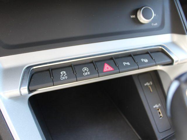 AUDI Q3 35 TDI quattro S tronic S line edition