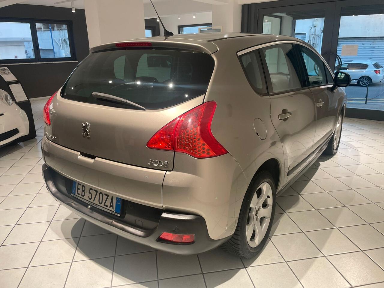 Peugeot 3008 1.6 HDi 110CV Business