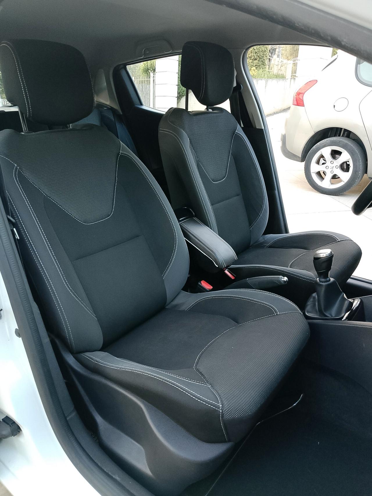 Renault Clio 1.2 75CV 5 porte Zen