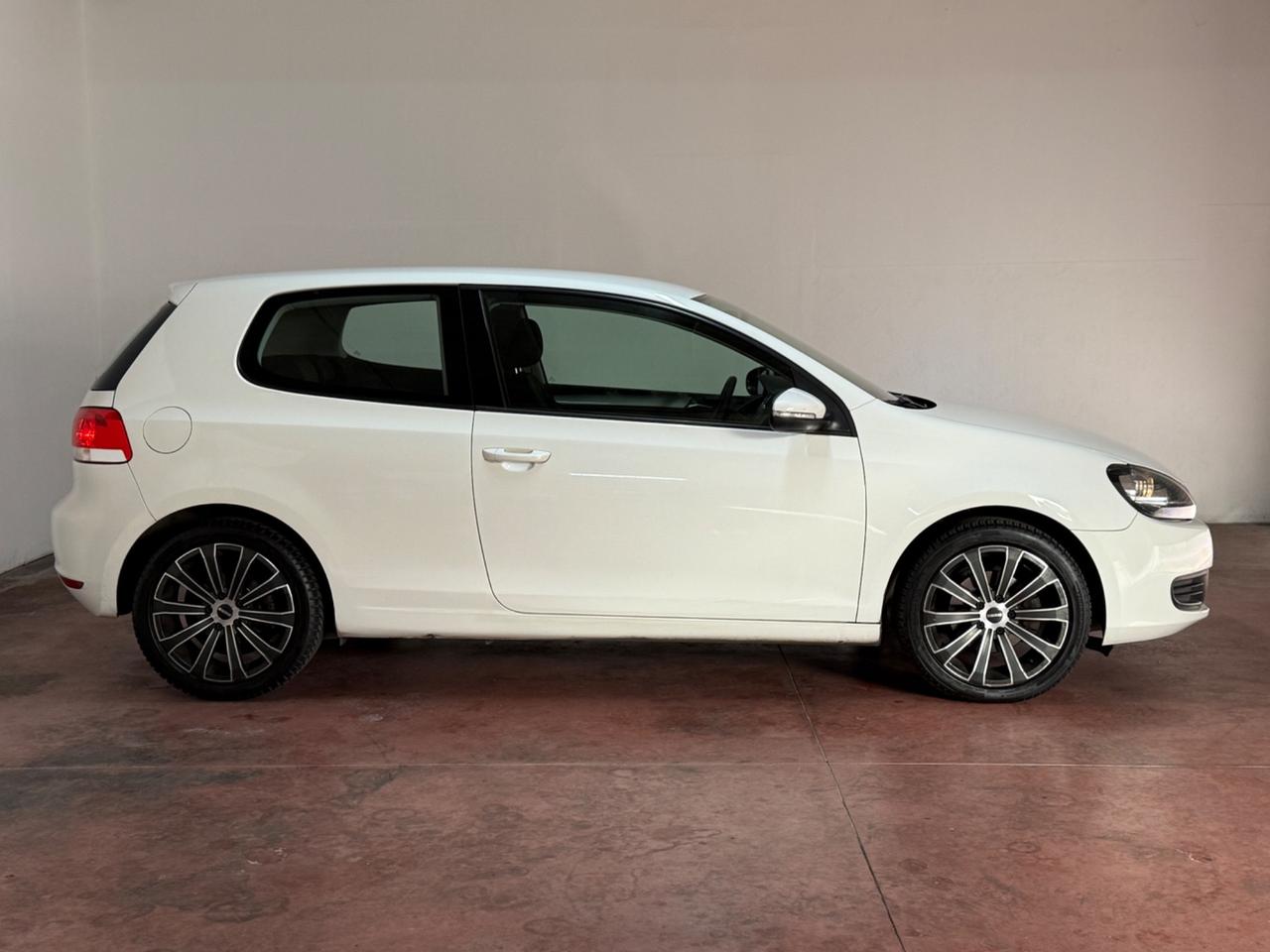 Volkswagen Golf 1.6 TDI DPF DSG 3p. Highline