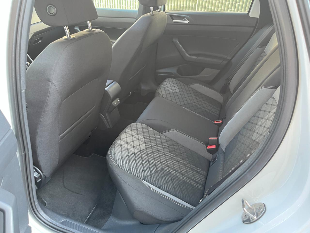 Volkswagen Taigo 1.0 TSI 110 CV DSG R-Line
