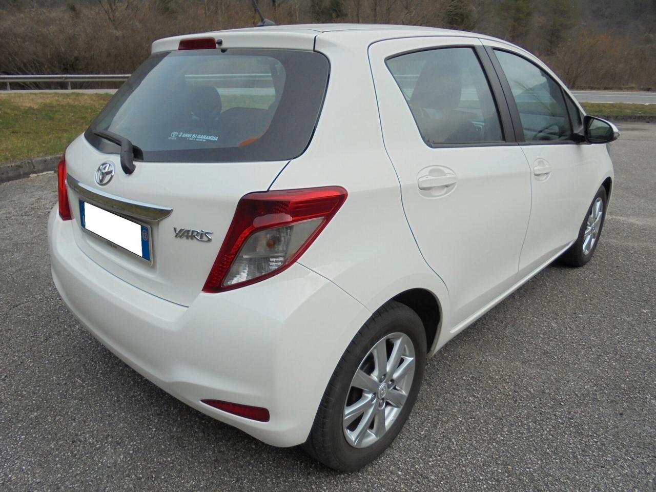 TOYOTA YARIS 1.0 VVT-i 5P LOUNGE – UNIPROPRIETARIO-