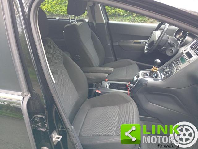 PEUGEOT 5008 1.6 HDi 110CV Tecno