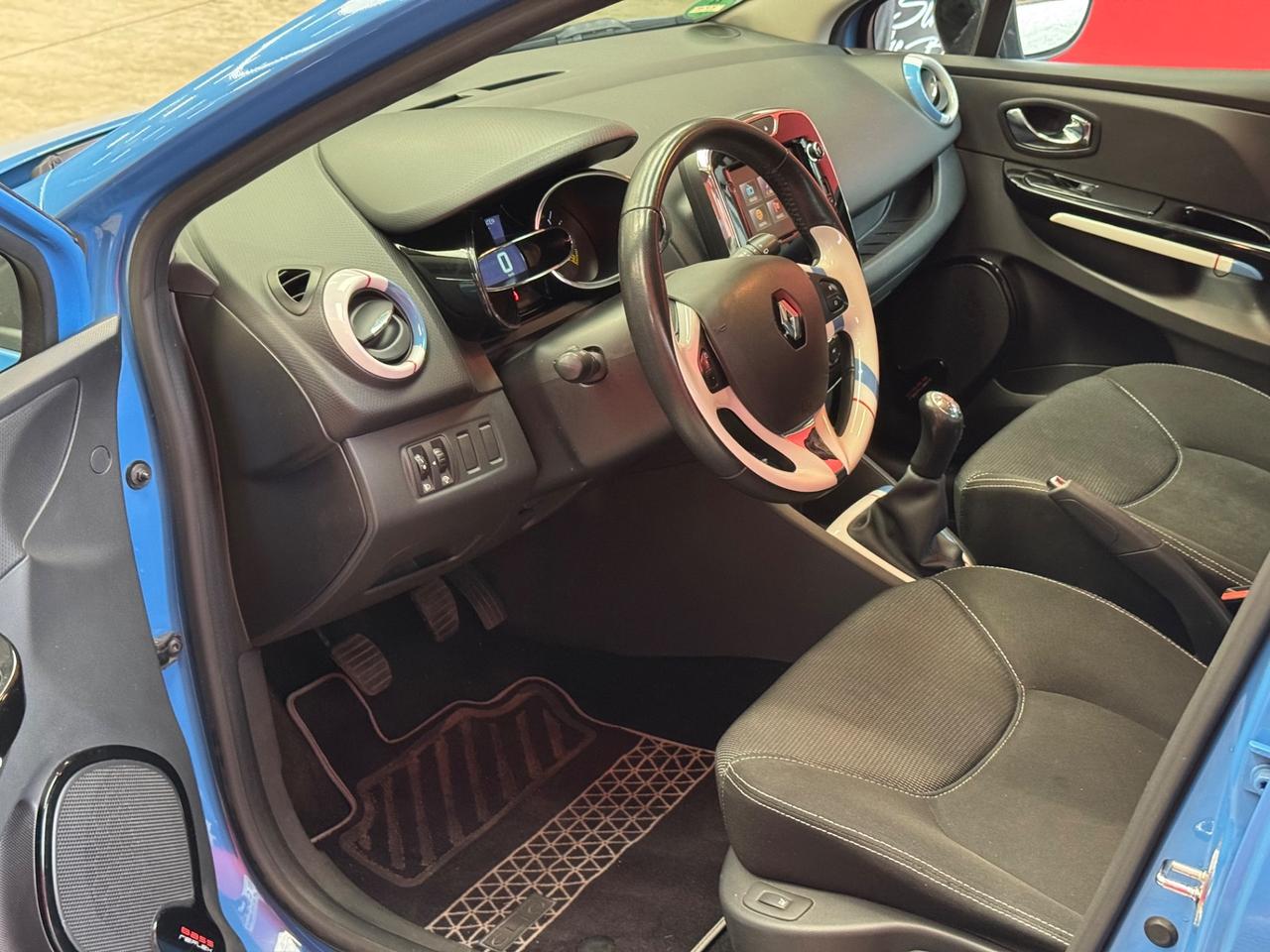 Renault Clio 1.2 75CV 5 porte Wave