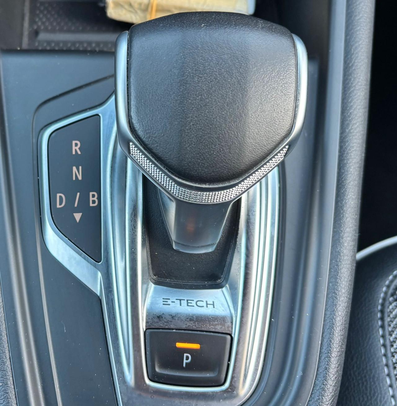 Renault Captur Plug-in Hybrid E-Tech 160 CV Initiale Paris