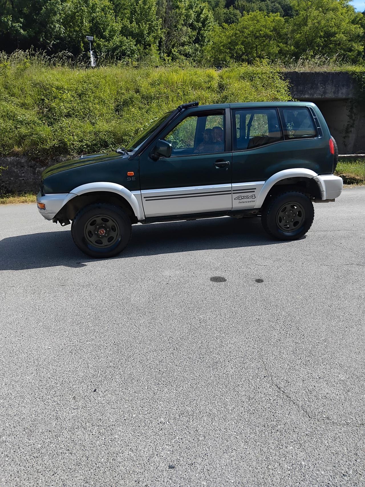 Nissan Terrano II Terrano II 2.7 Tdi 3 porte SR
