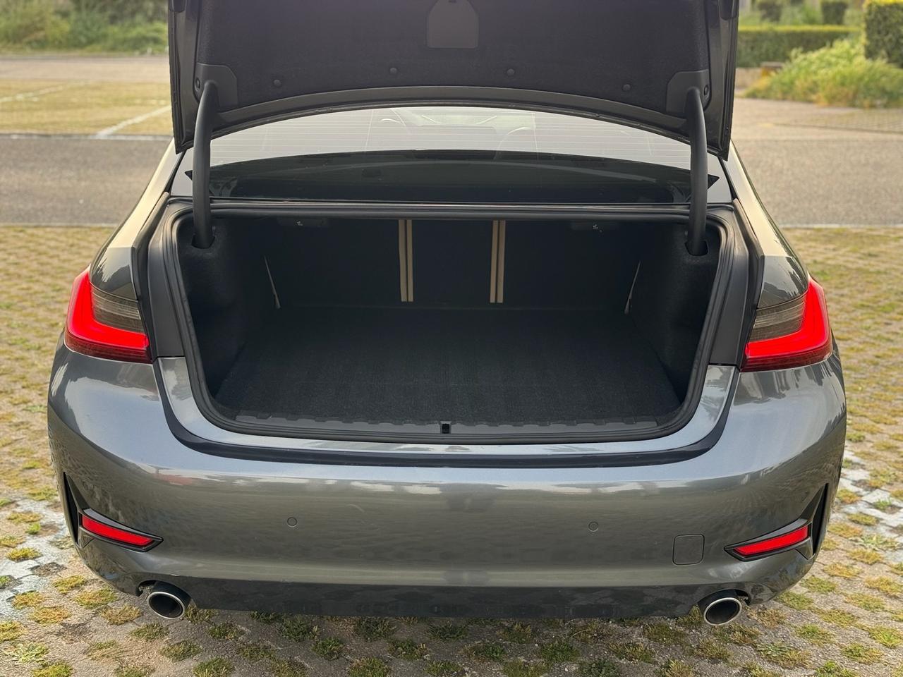 BMW 318d 2022 48V 2.0 150cv automatica