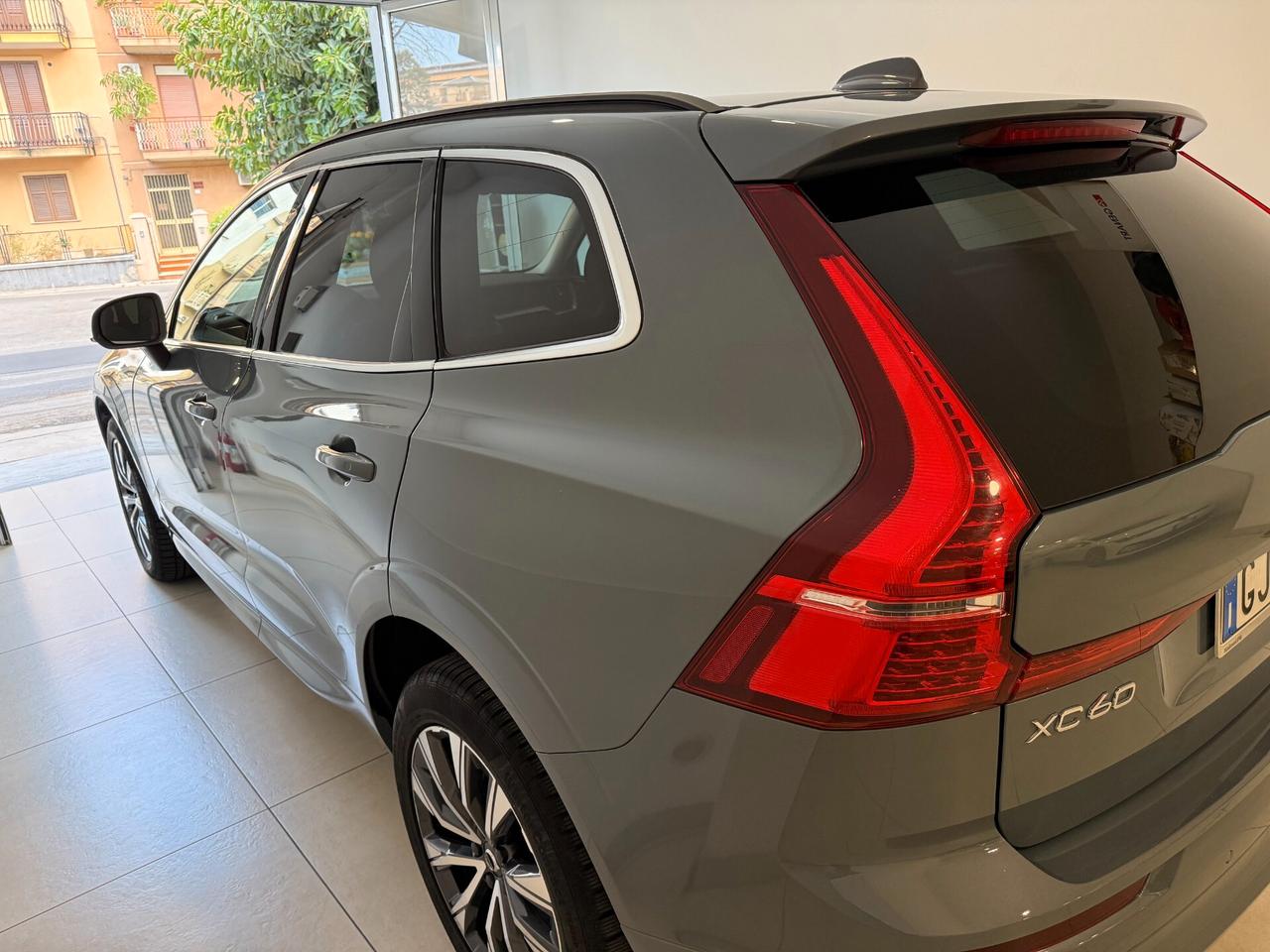 Volvo XC 60 XC60 B4 (d) AWD automatico Momentum Pro