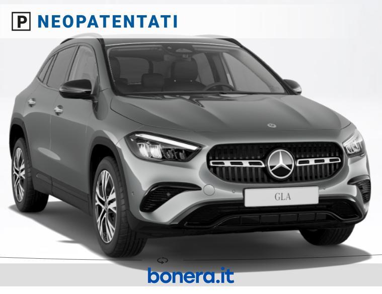 Mercedes GLA 180 180 D Progressive Advanced Plus 8G-DCT