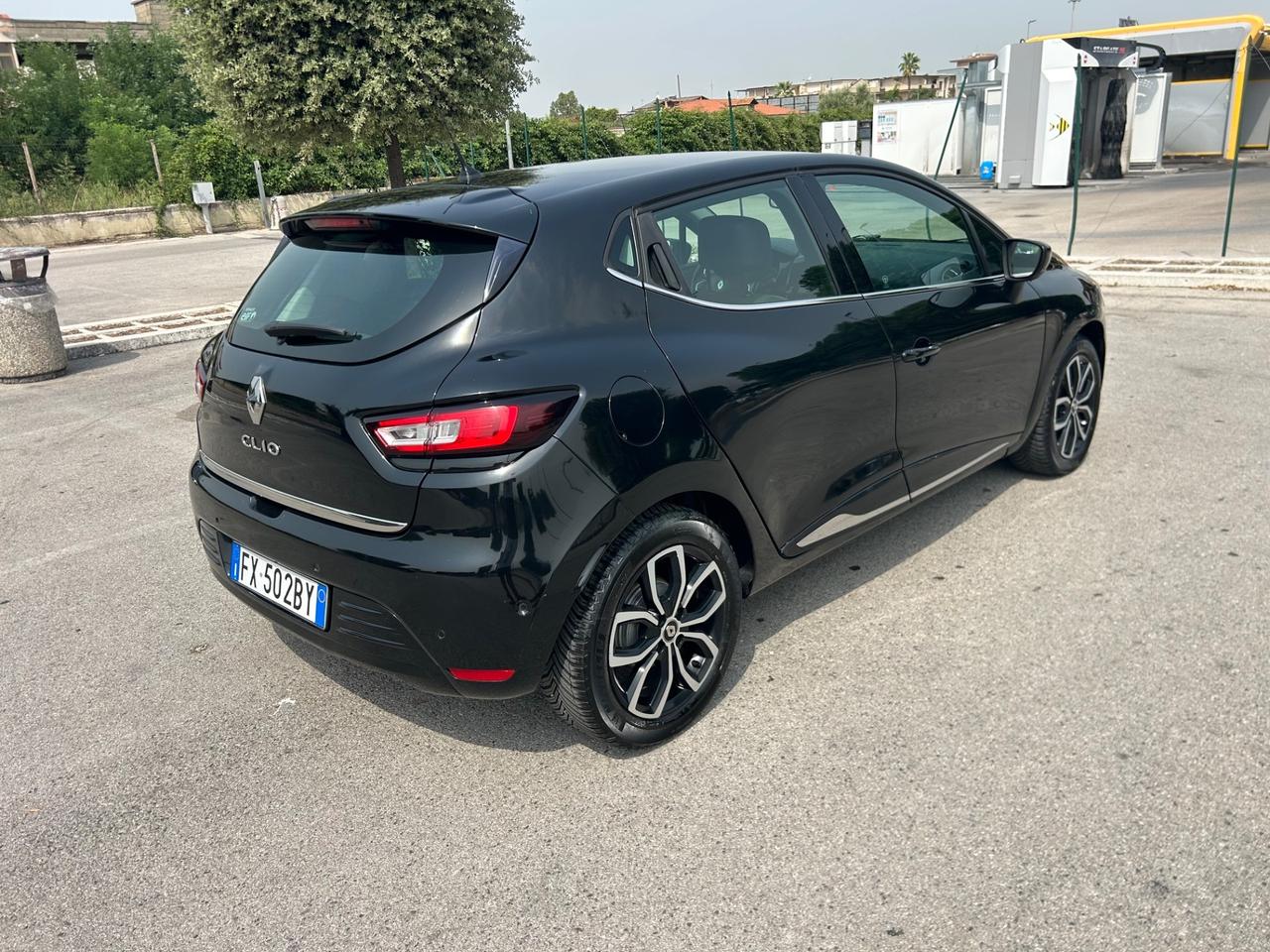 Renault Clio TCe 12V 90 CV 5 porte Moschino Intens