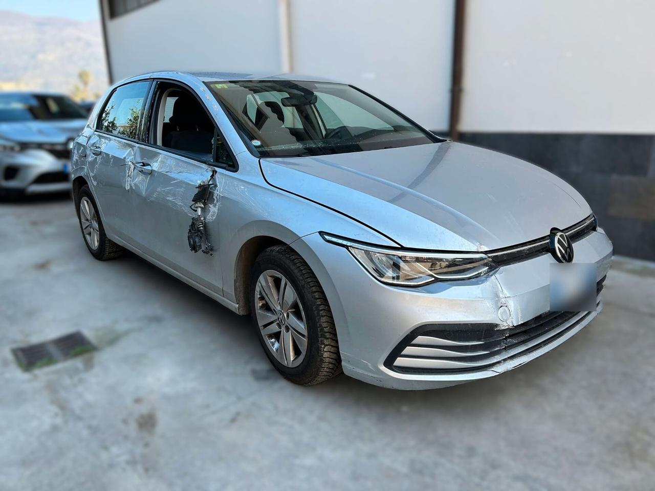 VW Golf 1.0 TSI 110CV DSG - 2020 Incidentata