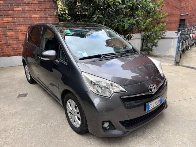 TOYOTA Verso-S 1.4D tetto panoramico unico proprietario