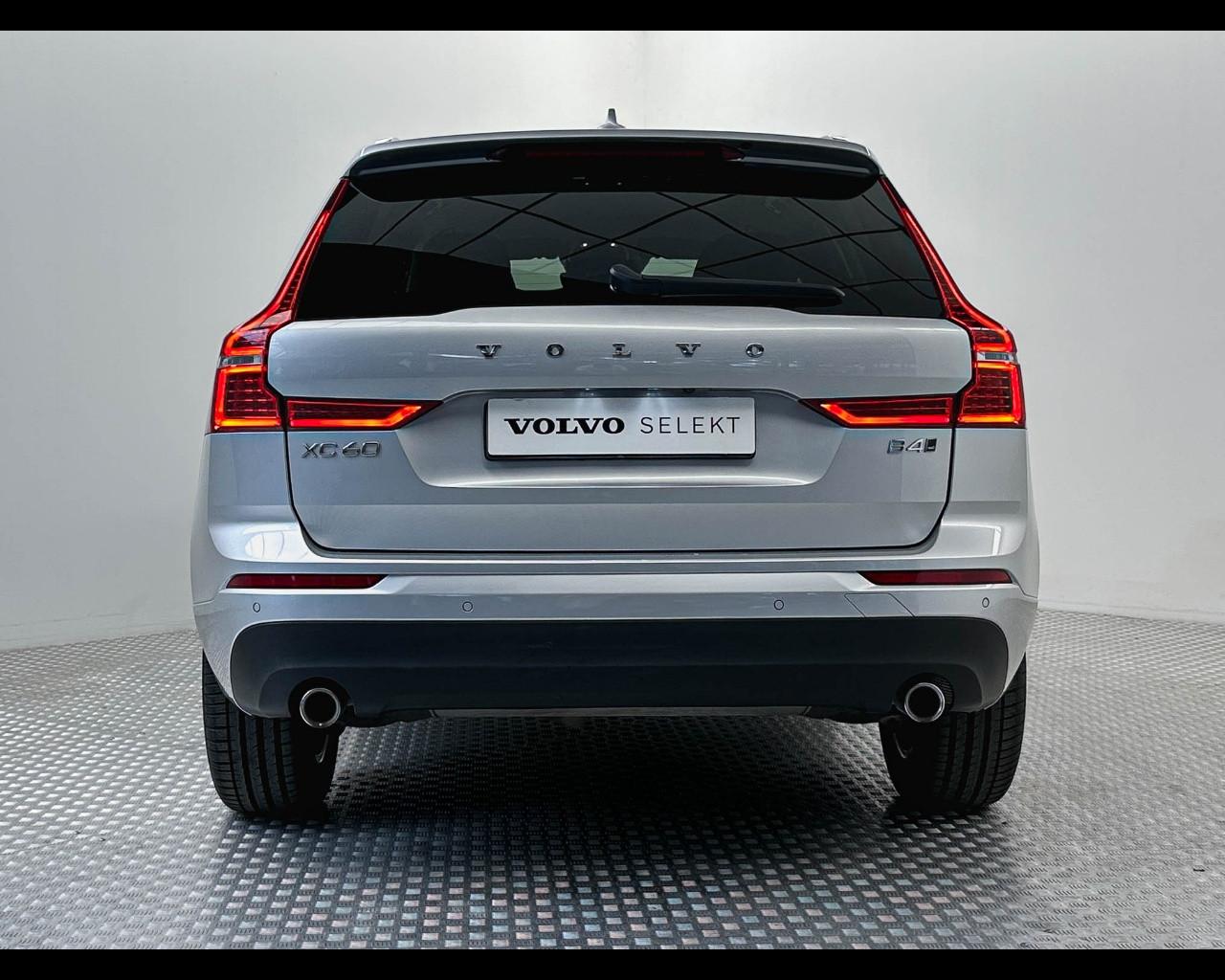 VOLVO XC60 B4 (d) AWD Geartronic Momentum Pro