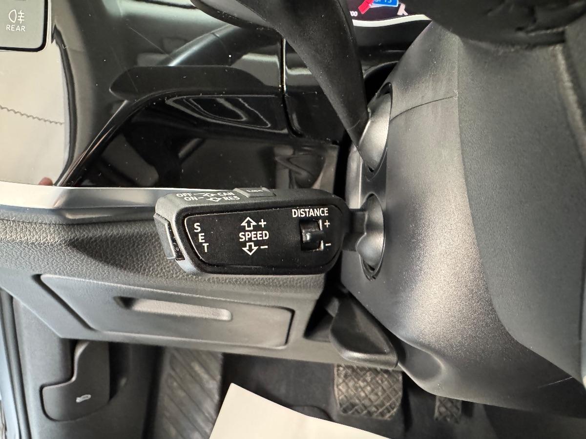 AUDI Q3 35TDI S tronic Business UNICO PROP/ MATRIX