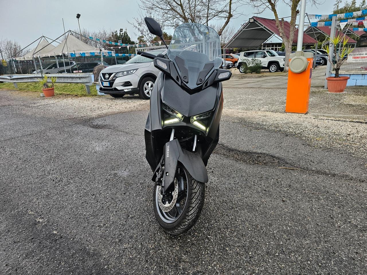 Yamaha X-Max 300 Tech max