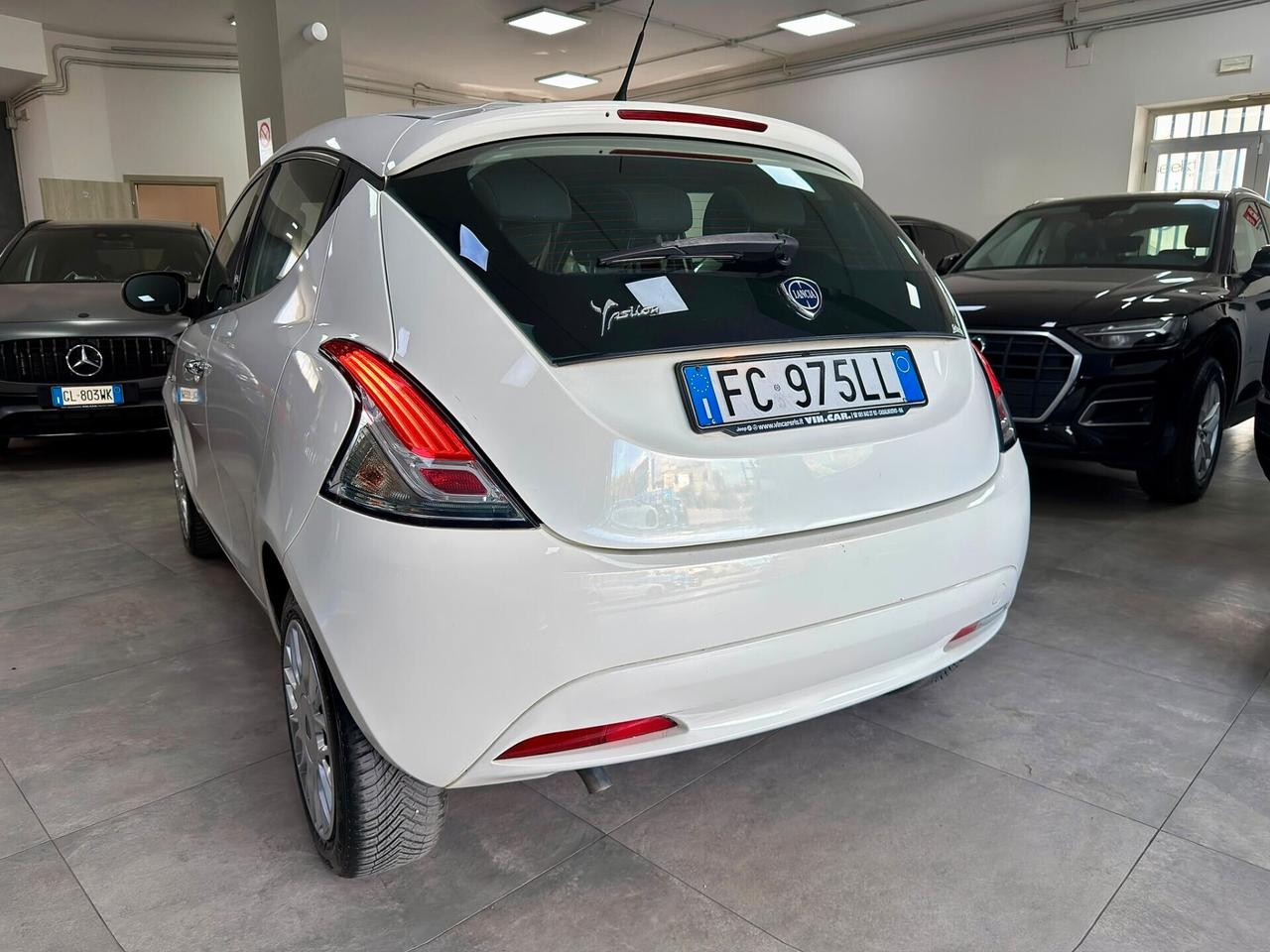 Lancia Ypsilon 1.2 69cv GPL Silver 2016