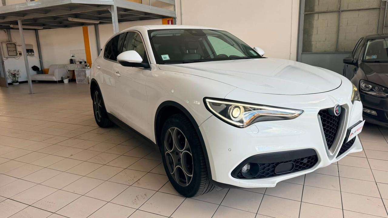 Alfa Romeo Stelvio 2.2 Turbodiesel 210 CV AT8 Q4 Executive