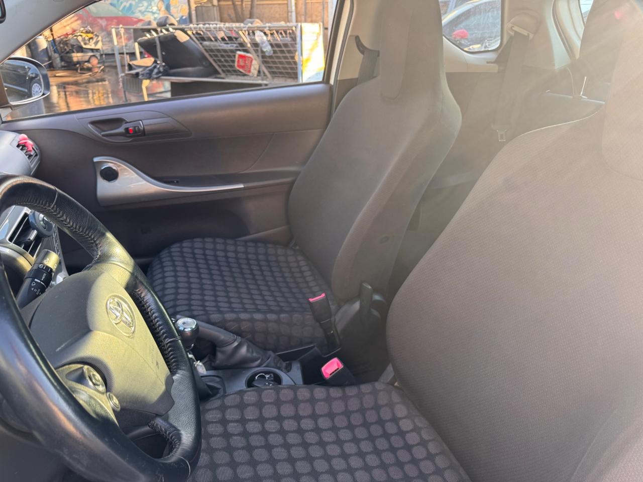 Toyota iQ 1.0 Sol