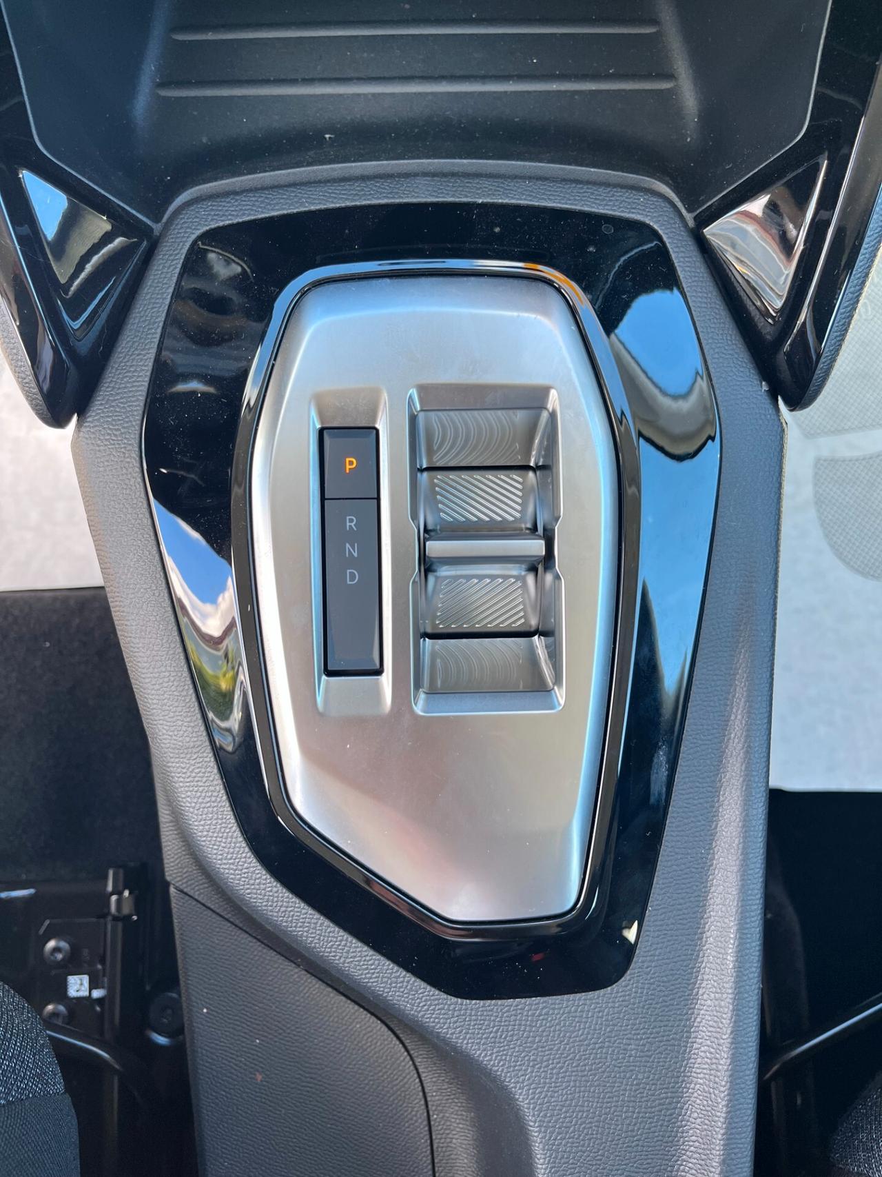 Peugeot 208 Hybrid 110 e-DCS6 Style Automatic Km0