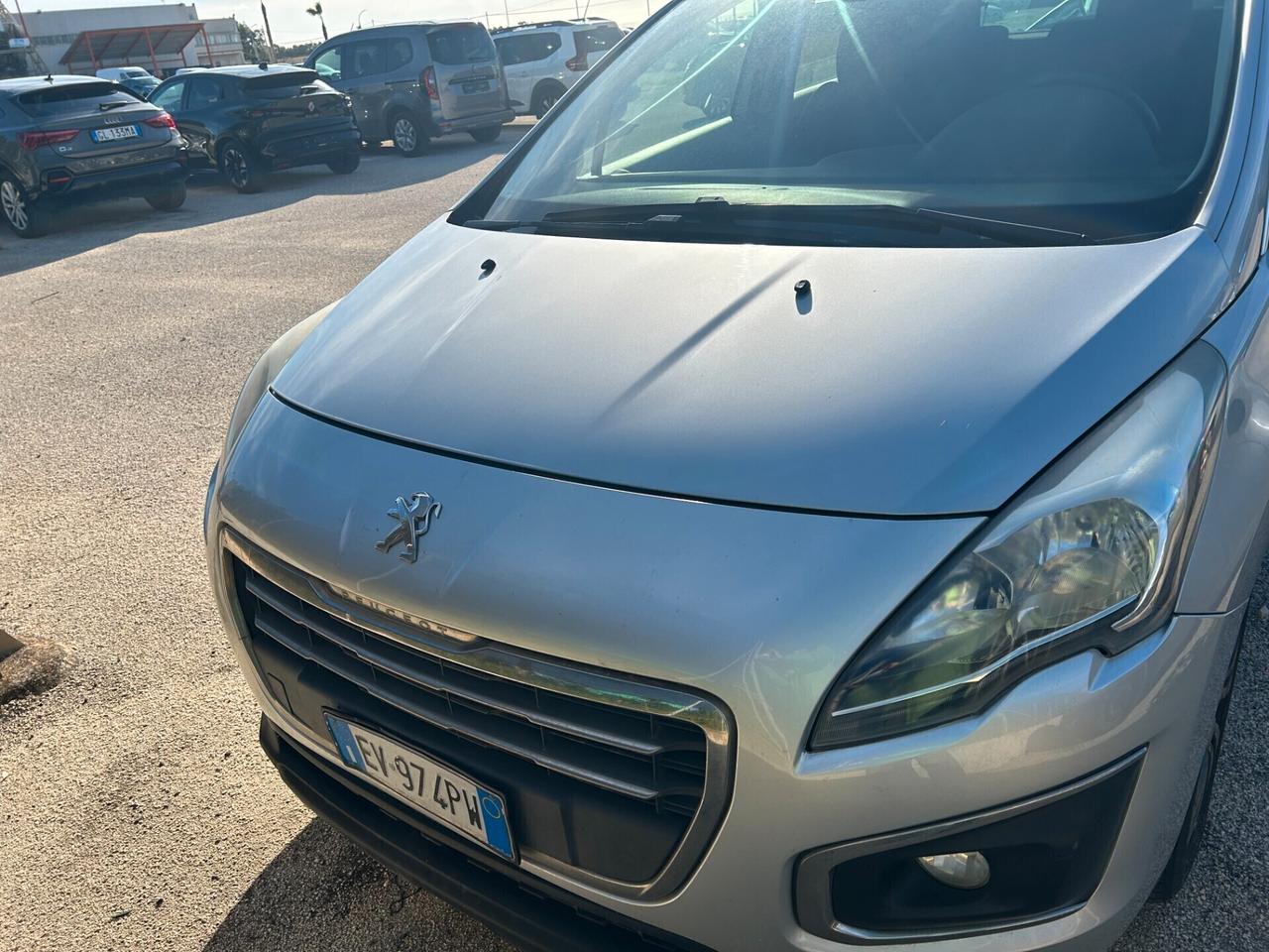 Peugeot 3008 1.6 HDi 115CV Business