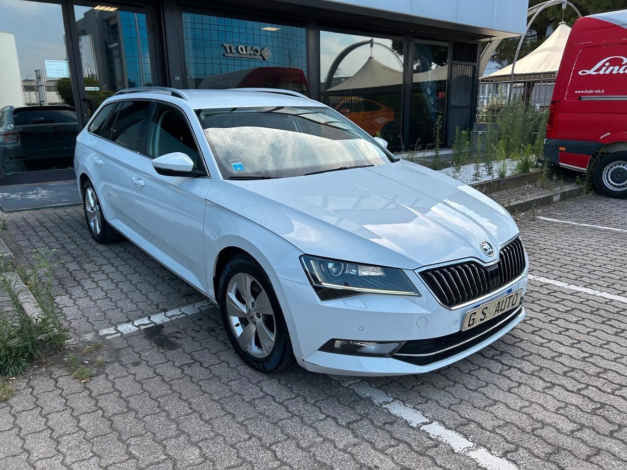 Skoda Superb Wagon 1.6 tdi Executive dsg my17